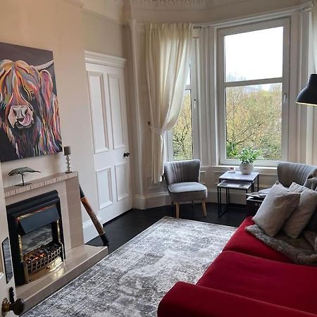 Beautiful Traditional Flat In The Center Of Largs. Exterior photo