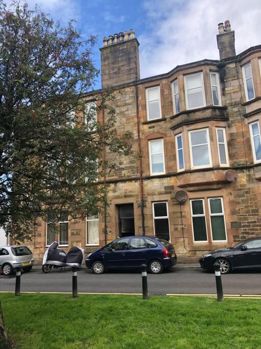 Beautiful Traditional Flat In The Center Of Largs. Exterior photo